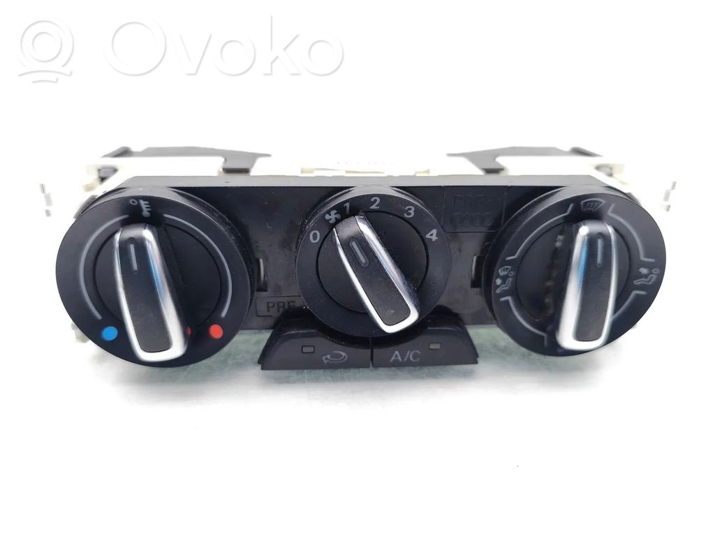 Audi A1 Climate control unit 