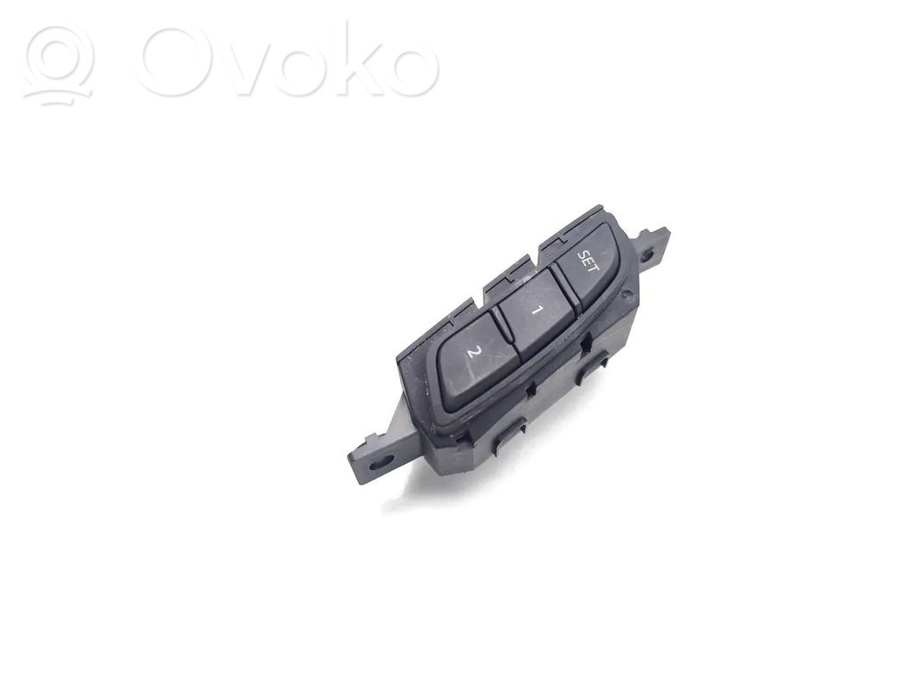 Mazda CX-5 II Seat memory switch 