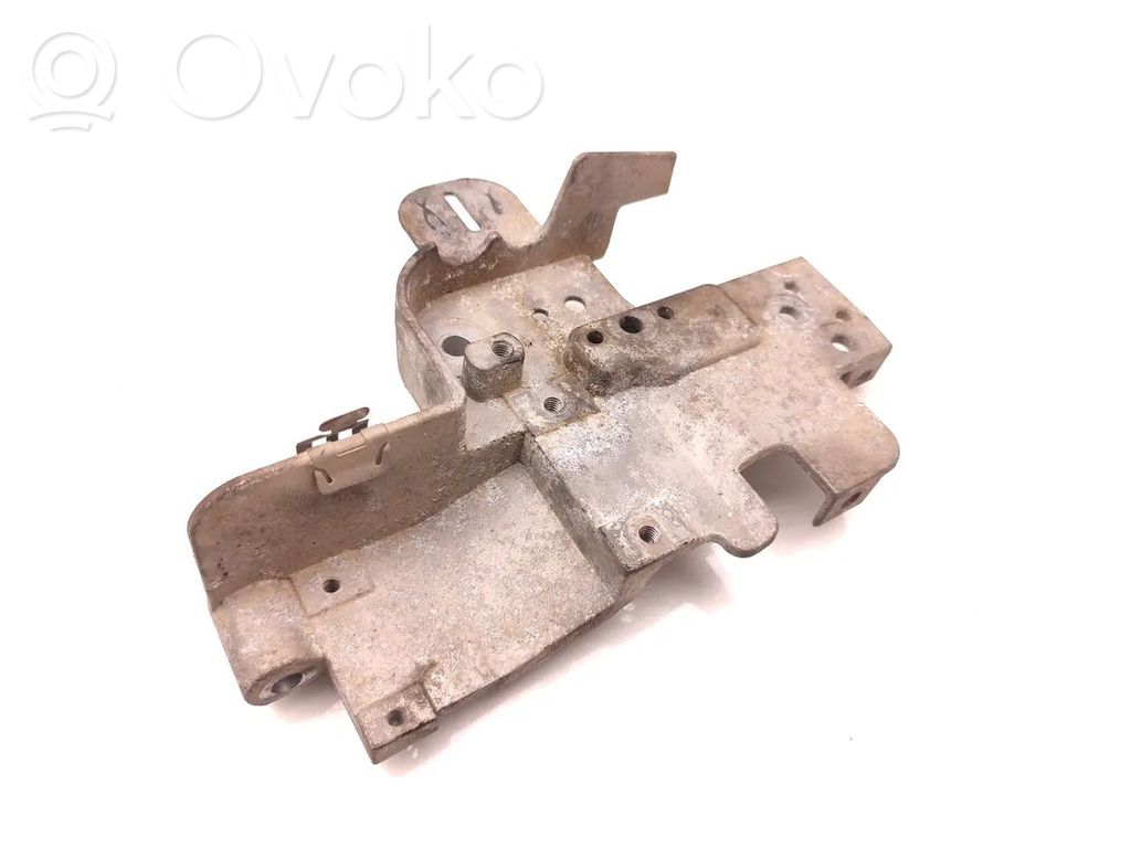 Engine mounting bracket   31293427,70376702