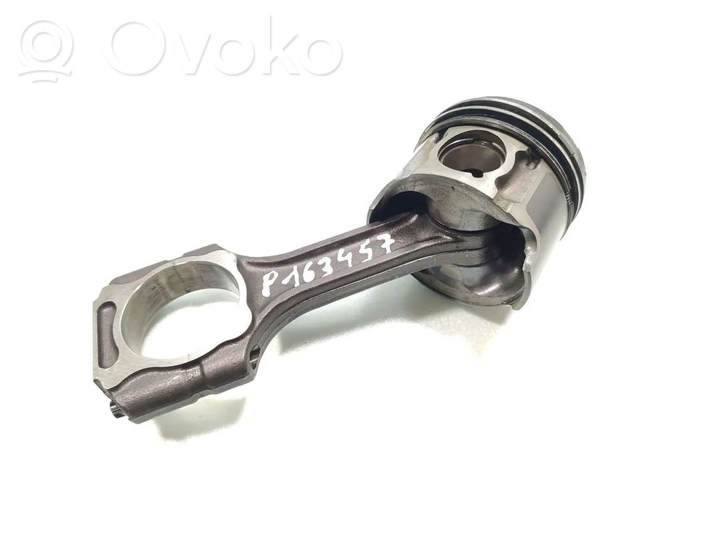 SsangYong Rodius Piston with connecting rod 