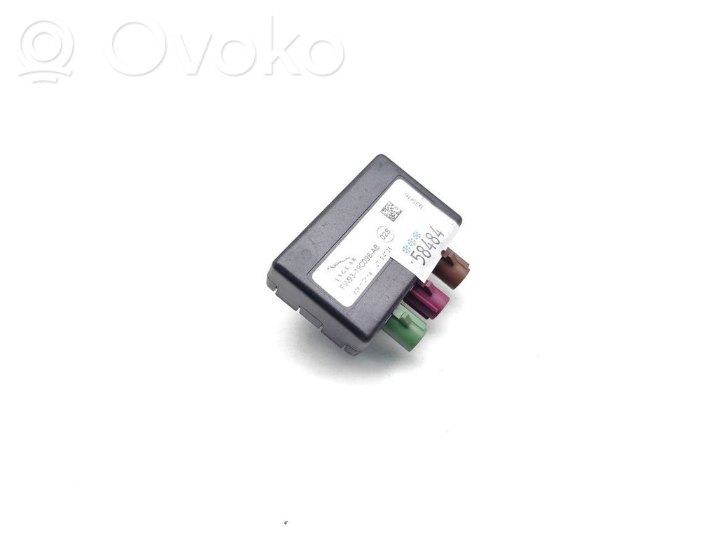 Pystyantennivahvistin   FW9319C098AB