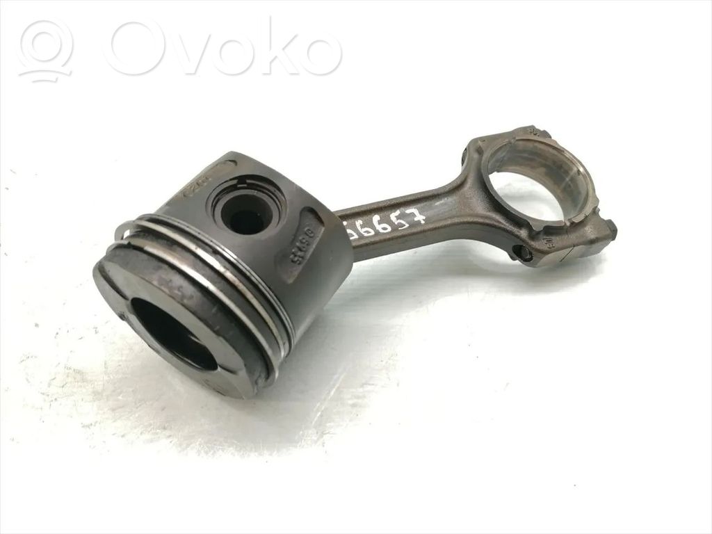 Opel Astra H Piston with connecting rod 