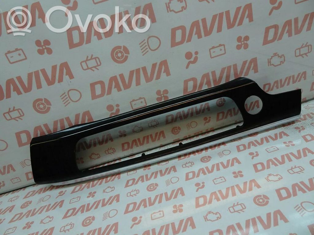 Panel trim   9192356,919235609