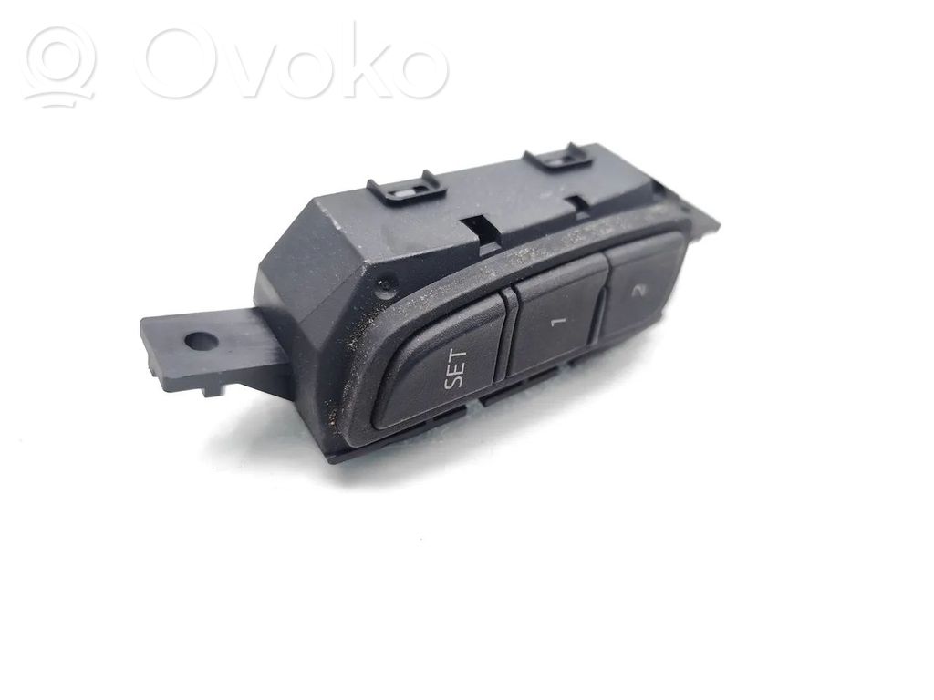 Mazda CX-5 Seat memory switch 