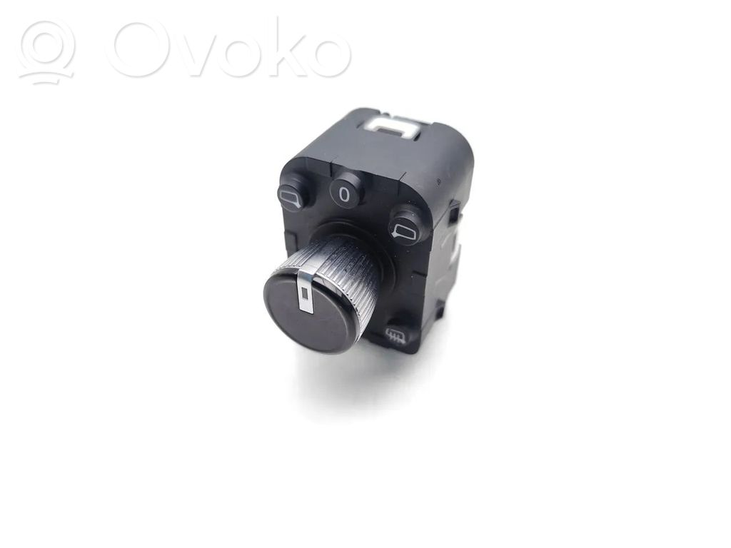 Audi Q4 Sportback e-tron Wing mirror switch 