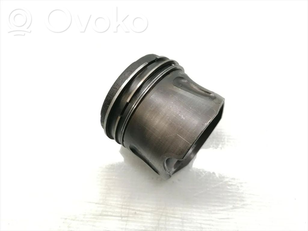 Opel Astra H Piston 