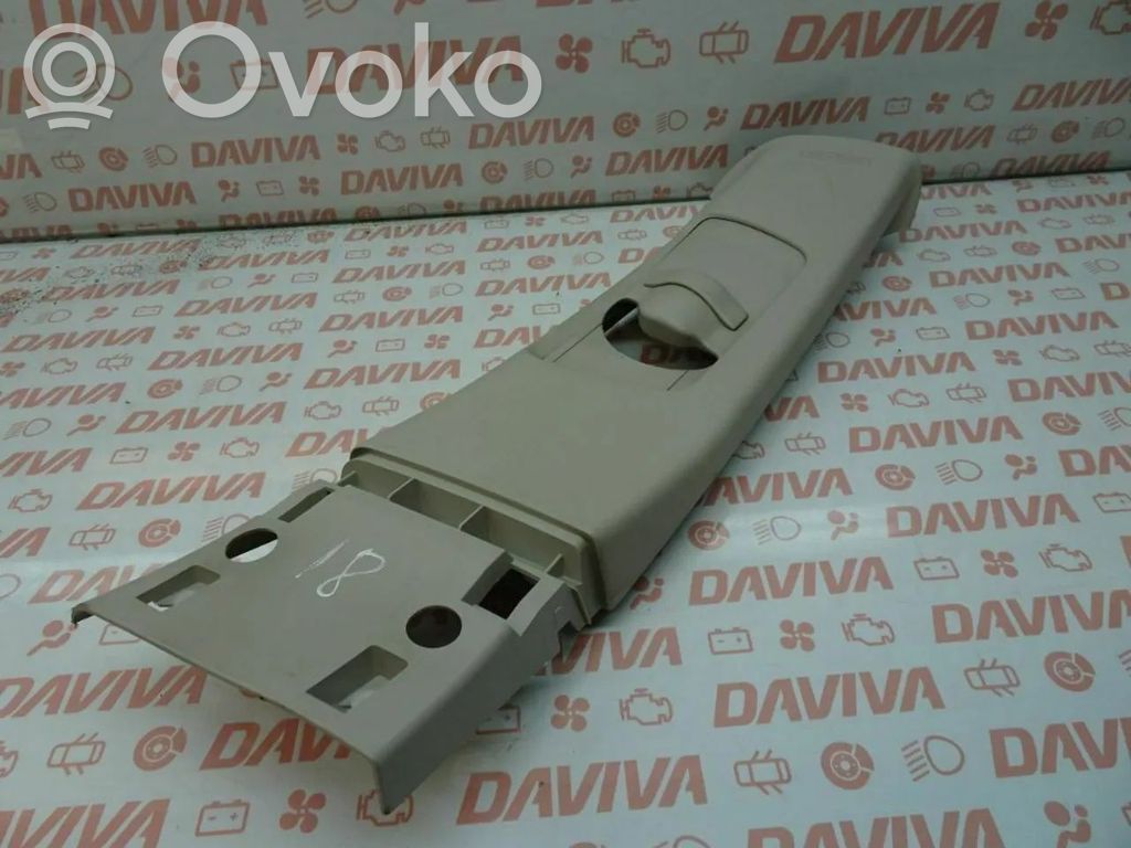 Subaru Outback Pilar (B) (superior) 