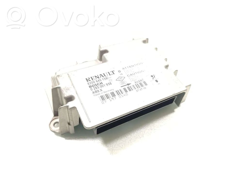Renault Clio III Airbag control unit/module 