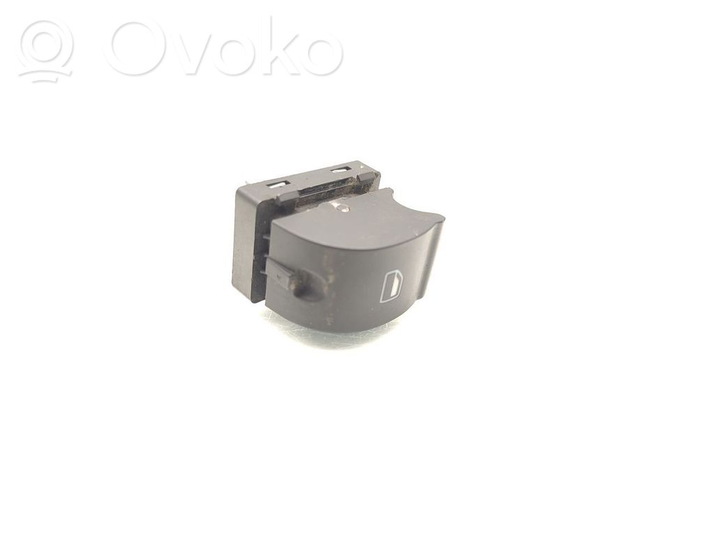 Przyciski szyb   8E0959855A