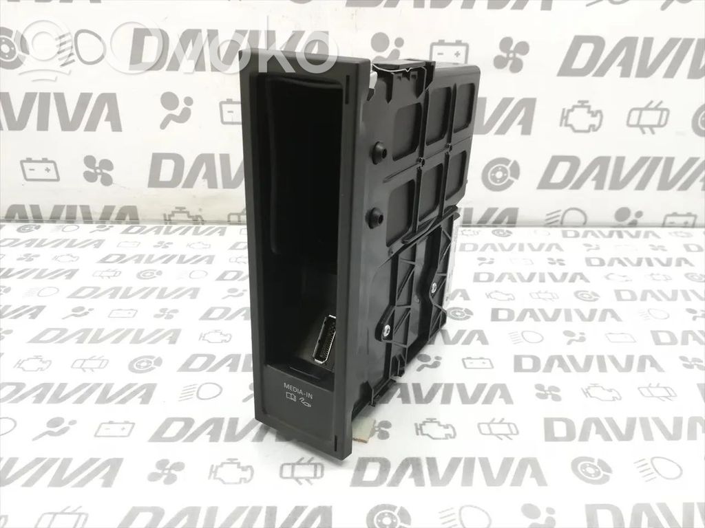 Volkswagen Golf VI AUX in-socket connector 