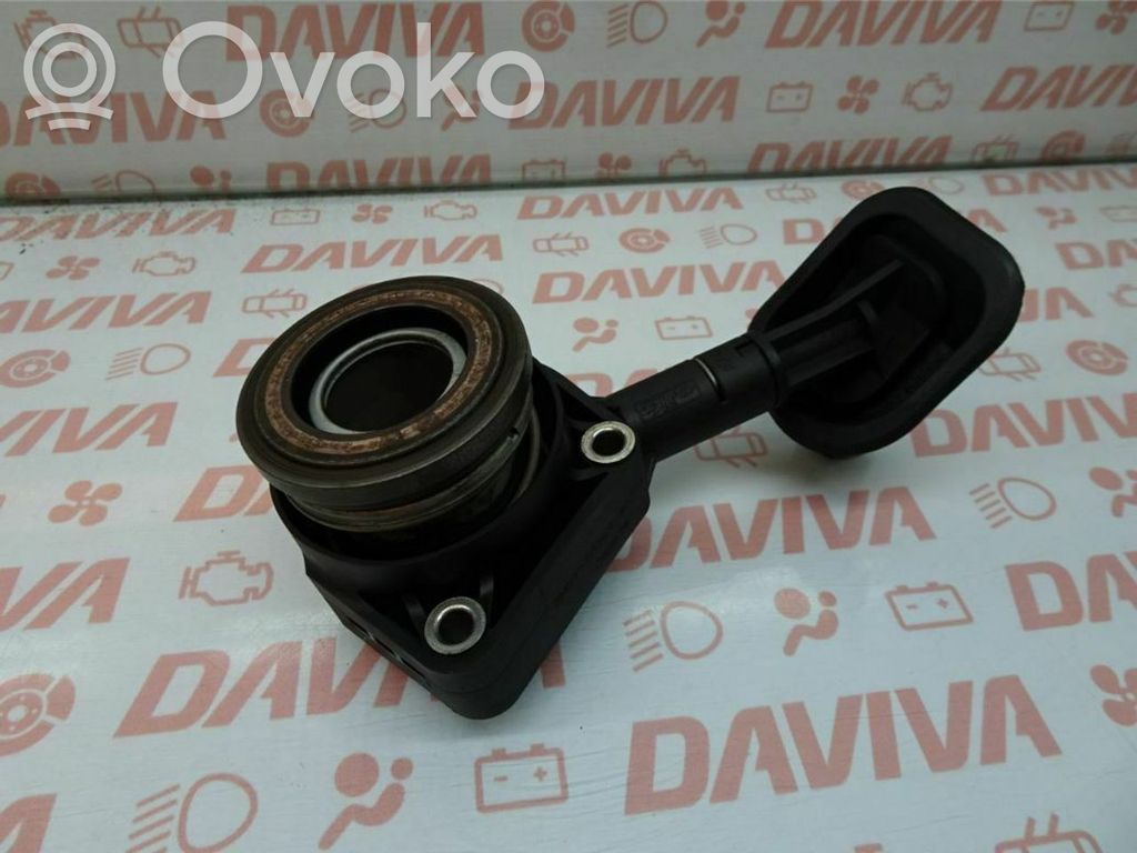 Kytkimen apusylinteri   3M517A564BF,3M517A564BF