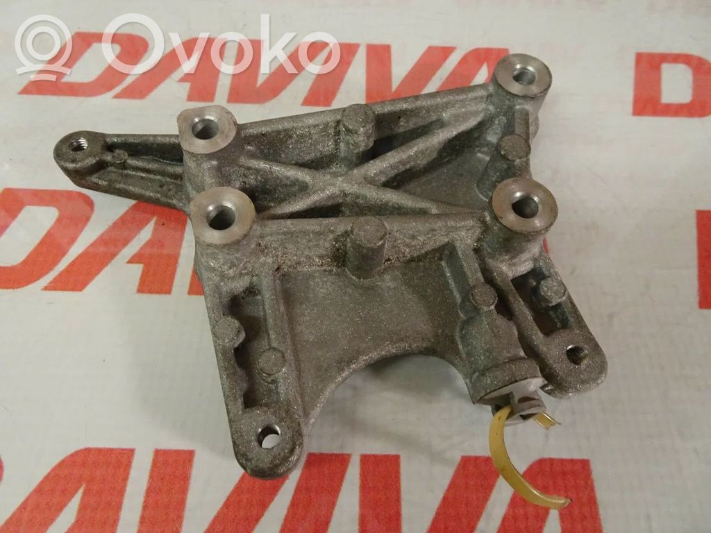 Suzuki Grand Vitara II Engine mounting bracket 