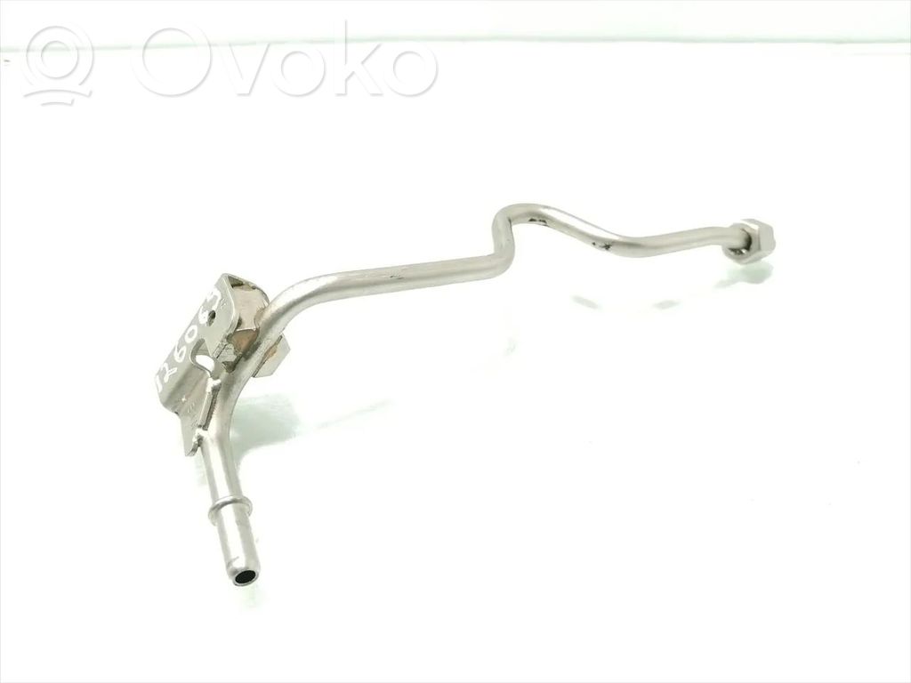 BMW 3 E90 E91 Fuel line pipe 