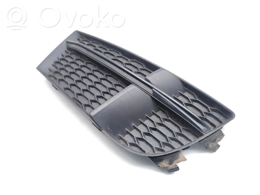 Kratka dolna zderzaka przedniego   8V3807682N