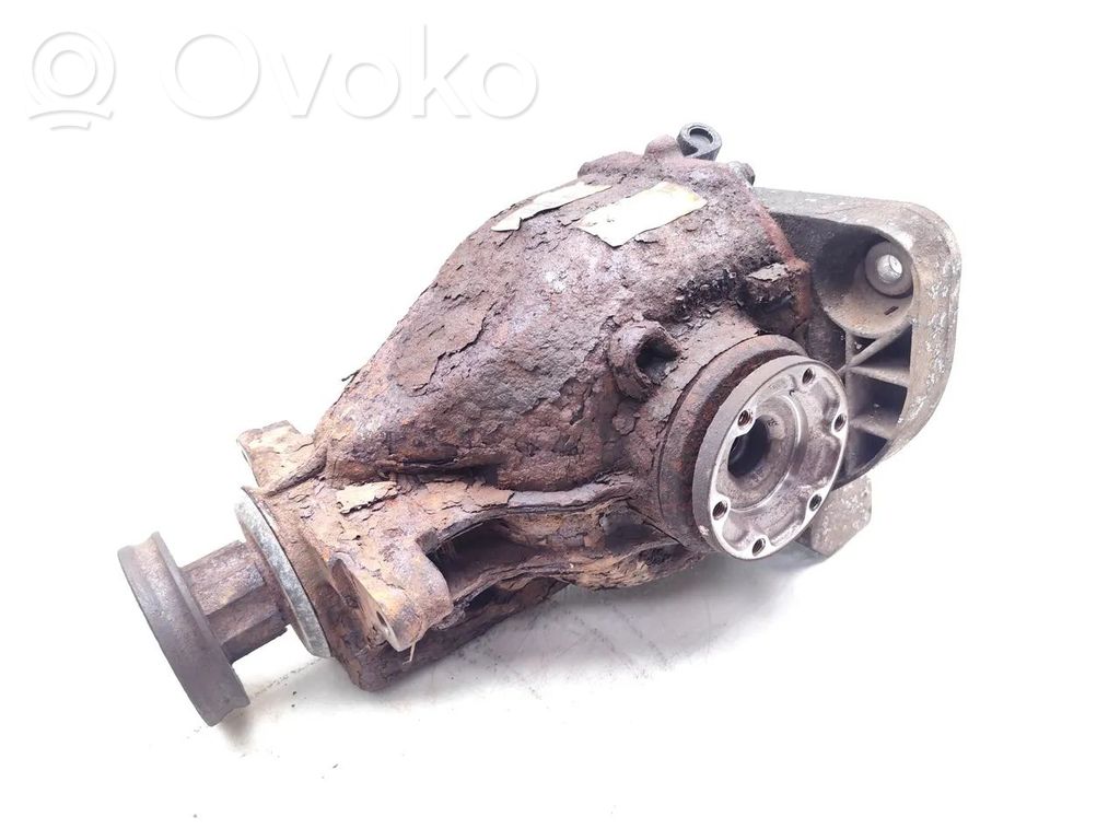 BMW 7 E65 E66 Galinis reduktorius 