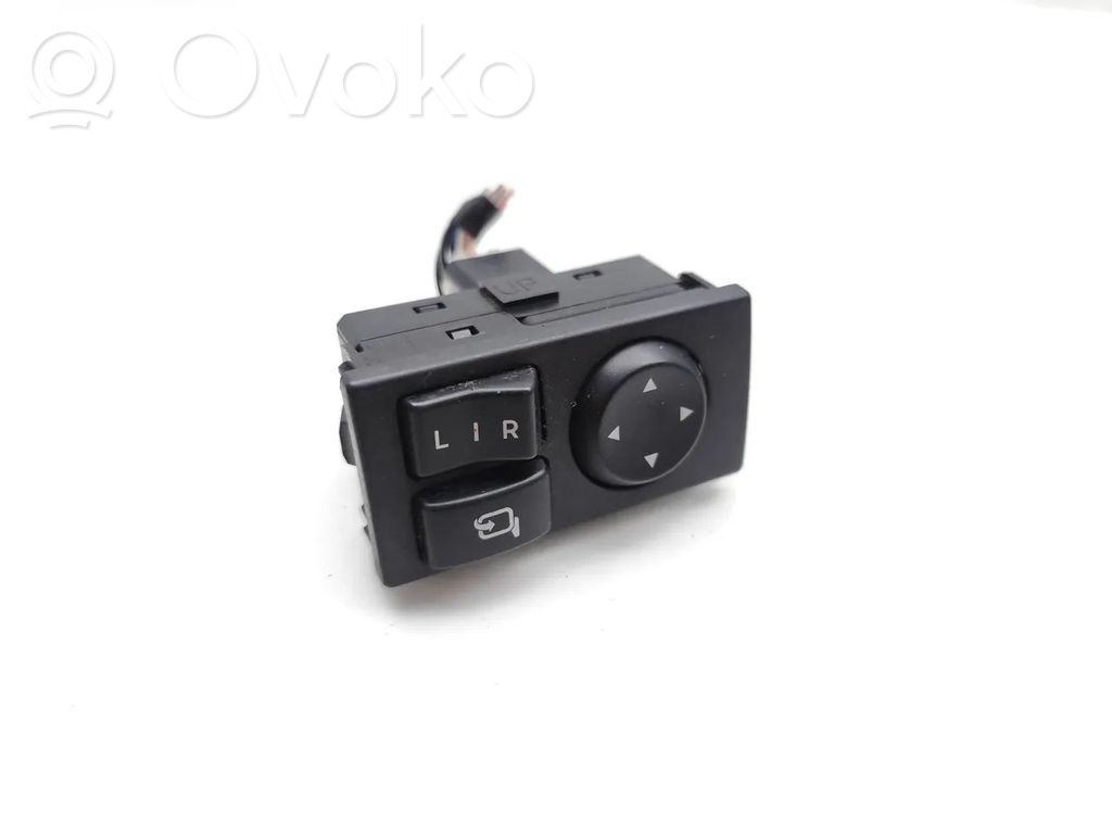 Isuzu D-Max Wing mirror switch 
