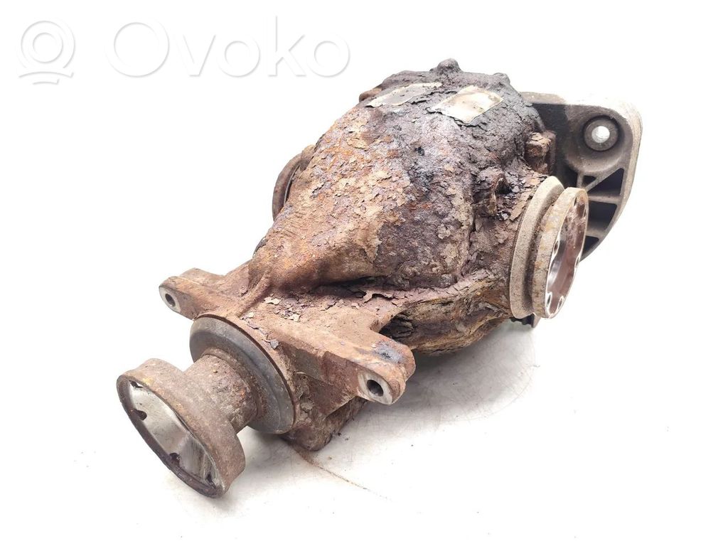 BMW 7 E65 E66 Galinis reduktorius 