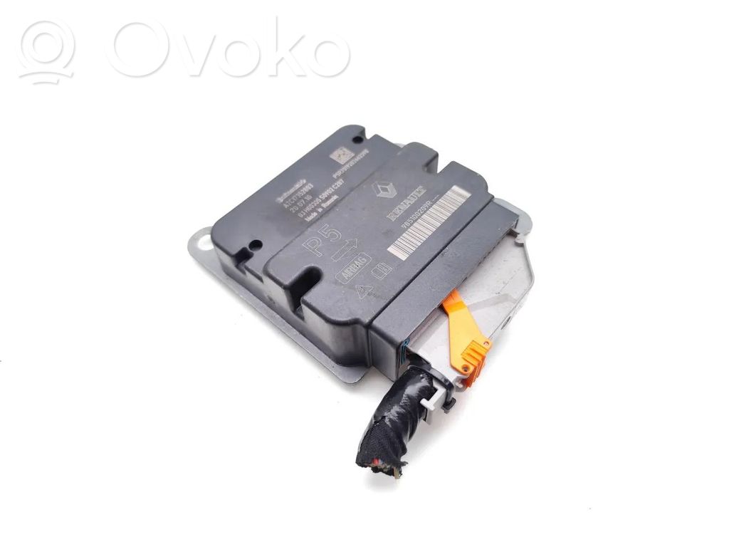 Dacia Duster Airbag control unit/module 