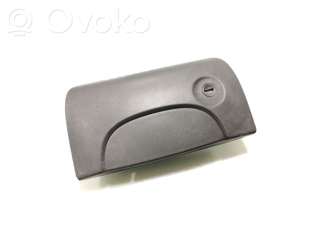 Interruptor para abrir la puerta trasera   7700303588