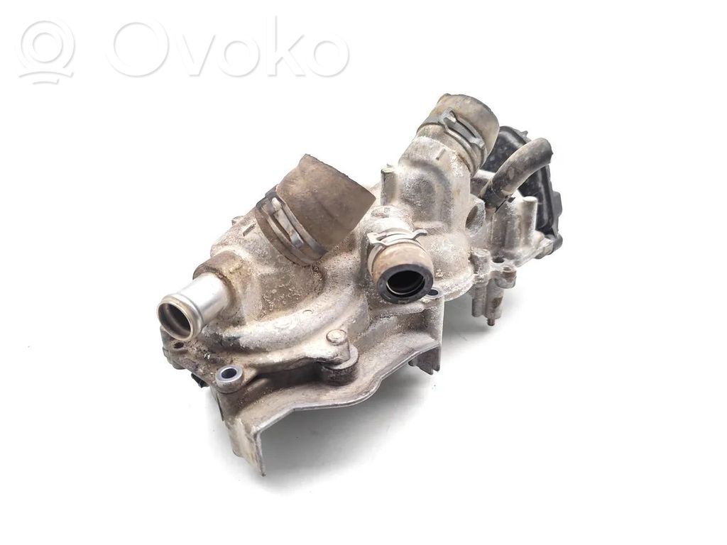 Volkswagen Polo VI Pompe de circulation d'eau 
