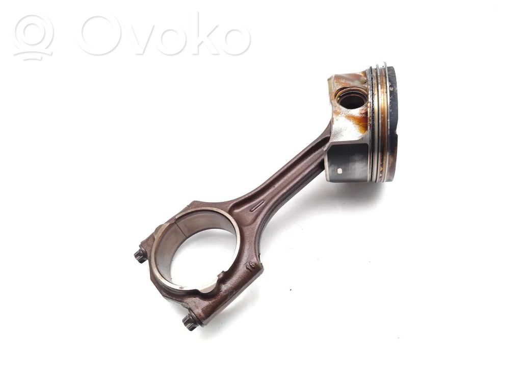 Volvo XC70 Piston with connecting rod 