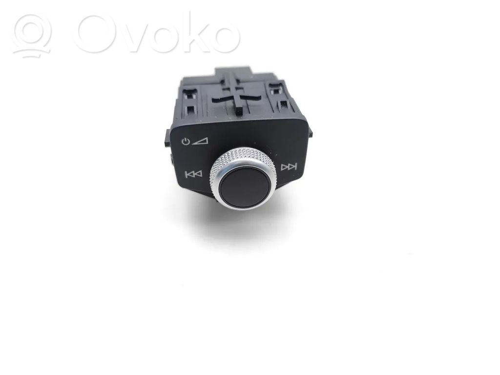 Audi A1 Sound control switch 
