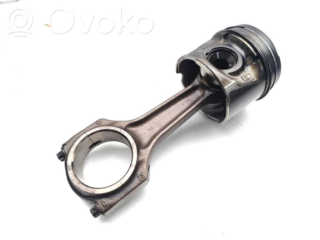LDV Maxus Piston with connecting rod 