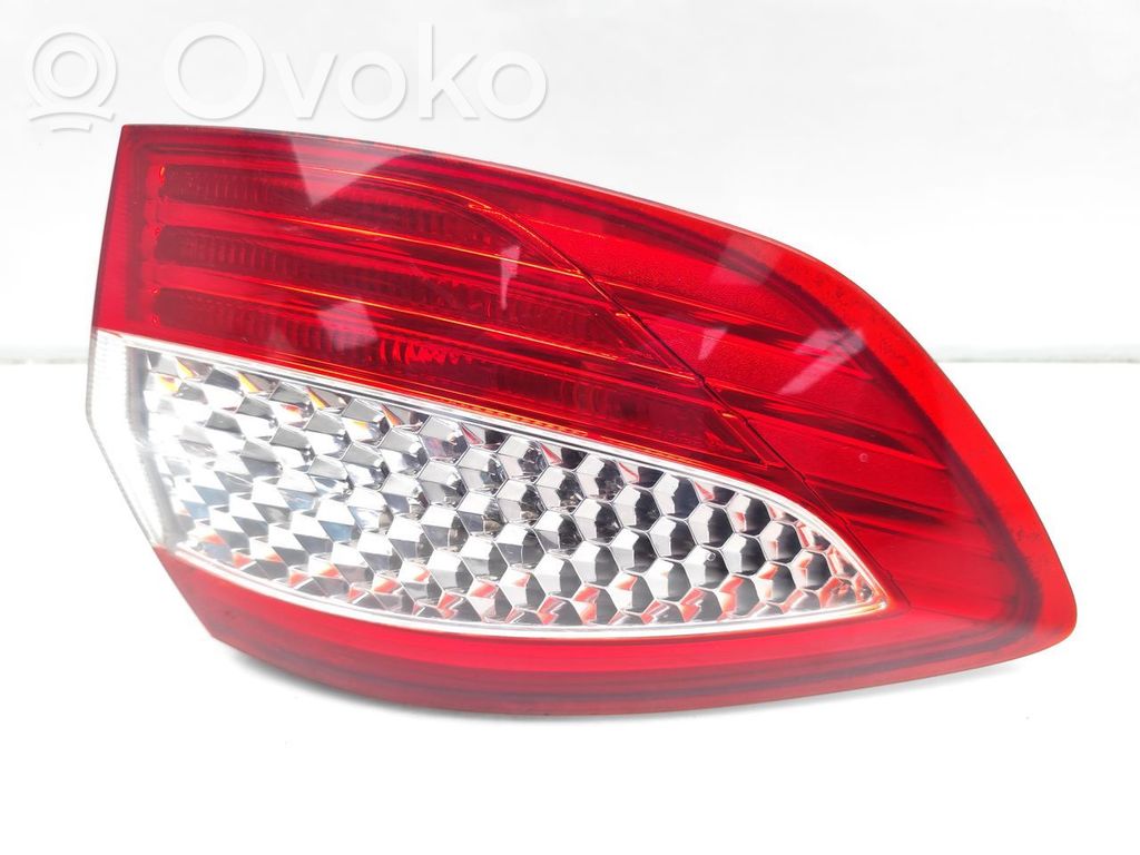Ford Mondeo MK IV Lampă spate în caroserie 