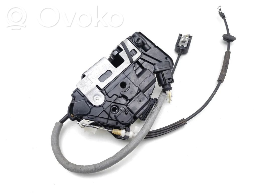 Volkswagen Amarok Zamek drzwi tylnych 
