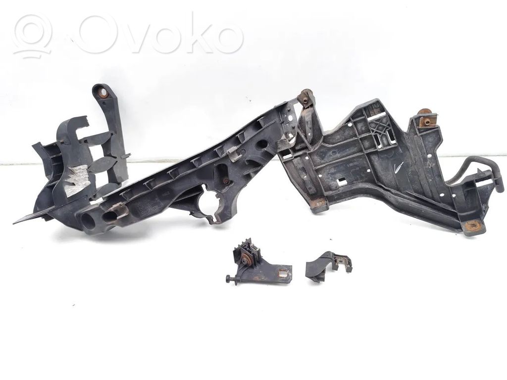 Audi A4 S4 B8 8K Halterung Scheinwerfer 