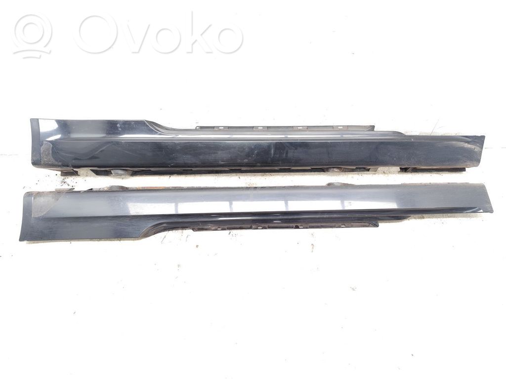 Moldura del faldón lateral   7008856,7008855