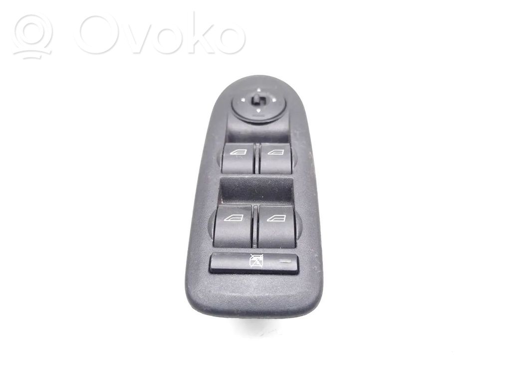 Opel Insignia A Electric window control switch 