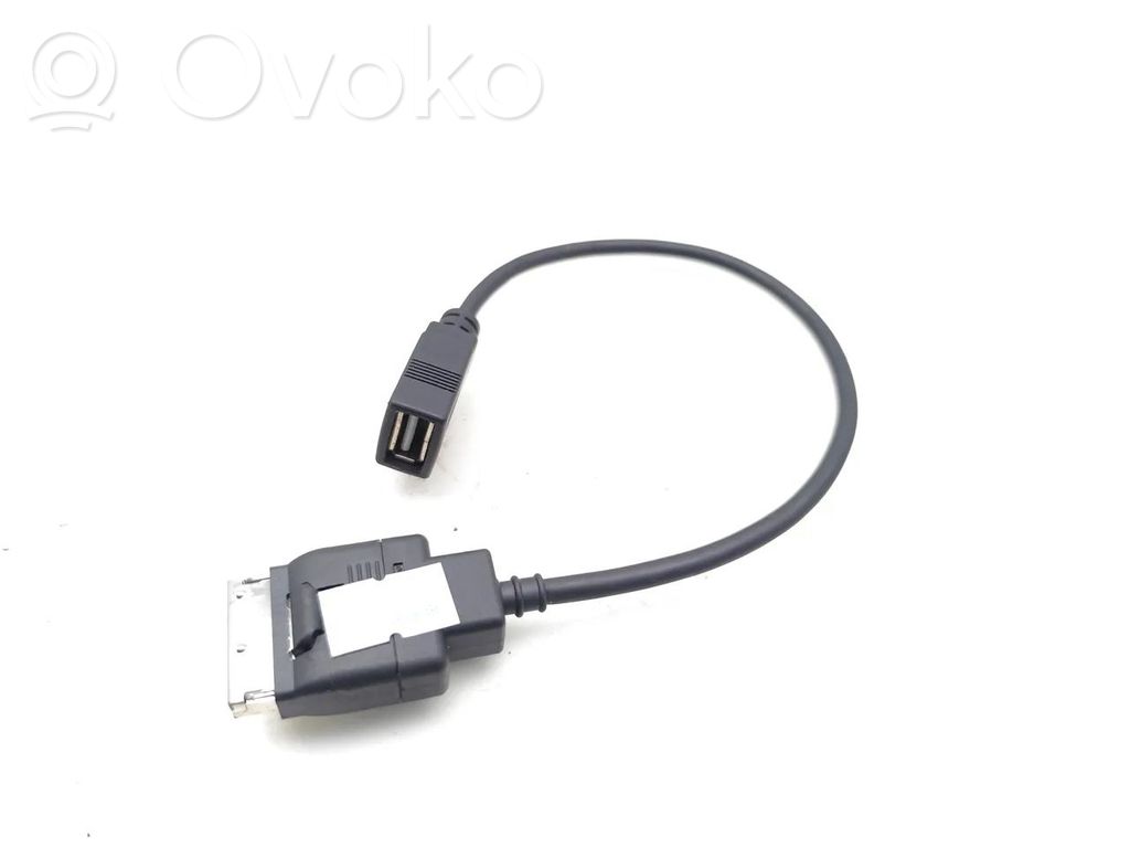 Mercedes-Benz E A207 Gniazdo / Złącze USB 