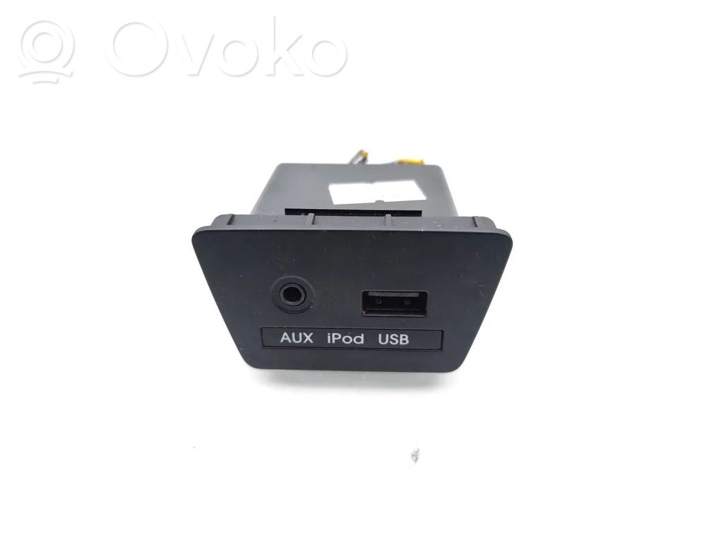 Enchufe conector USB   961102S000,961102S000TAN