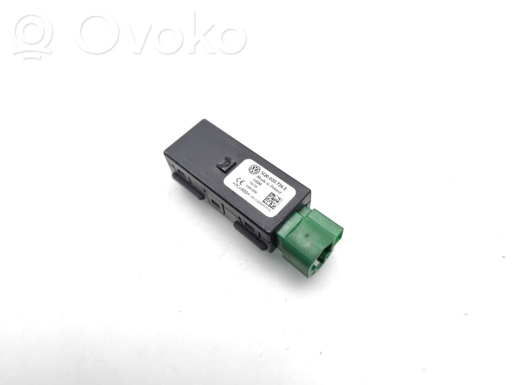 Enchufe conector USB   5Q0035726E