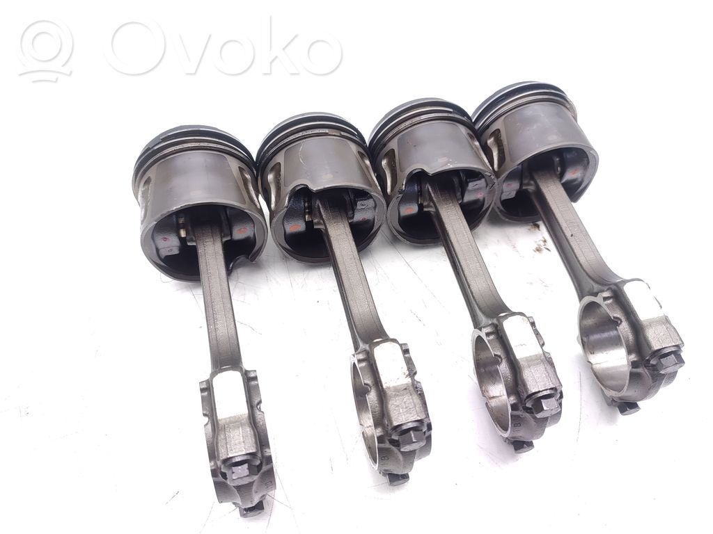 Opel Corsa D Piston cu bielă 