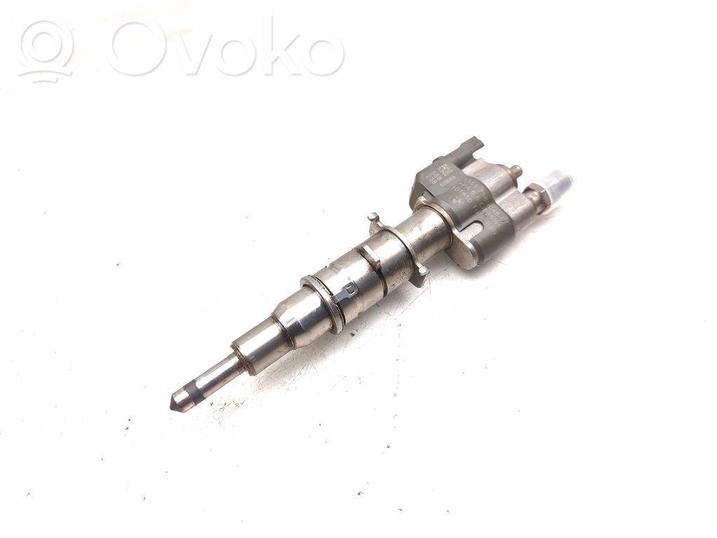 Injecteur de carburant   7589048,758904807