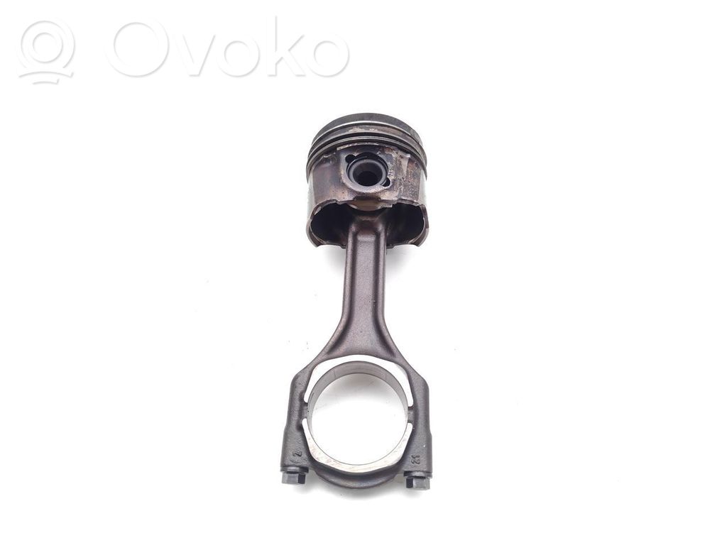 Opel Astra J Piston cu bielă 