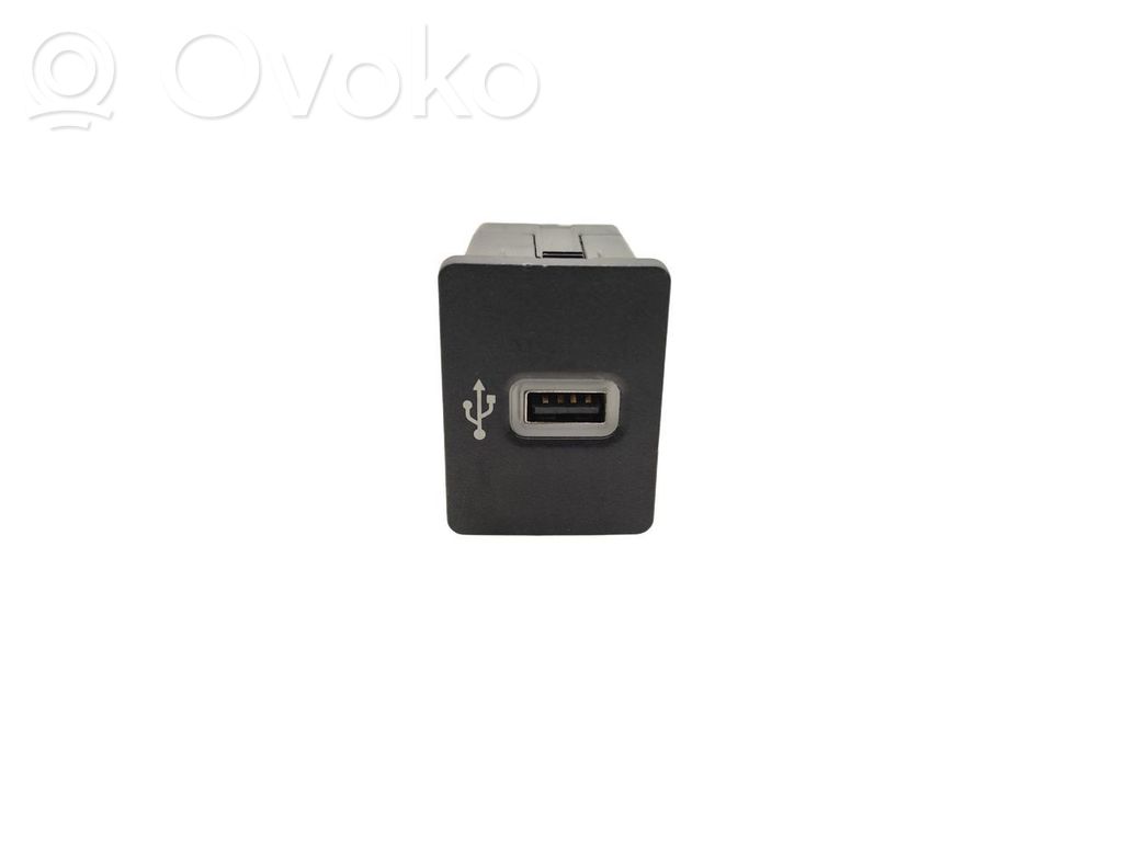 Ford Transit - Tourneo Connect Разъем USB