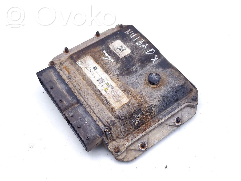 Opel Zafira B Unitate/modul de control motor 