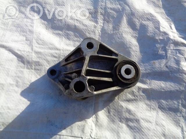 Ford Focus Gearbox mounting bracket 