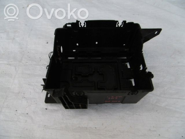 Citroen C3 Picasso Battery box tray 