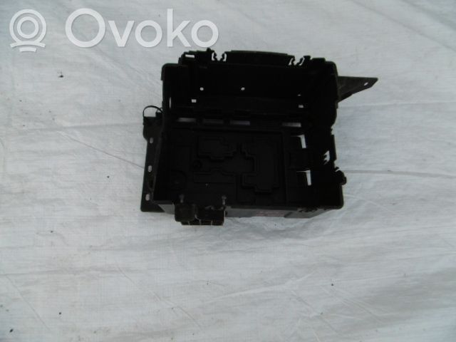 Citroen C3 Picasso Battery box tray 