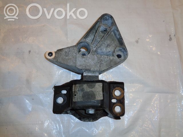 Renault Kangoo II Engine mounting bracket 