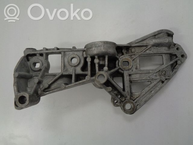 Renault Clio IV Generator/alternator bracket 