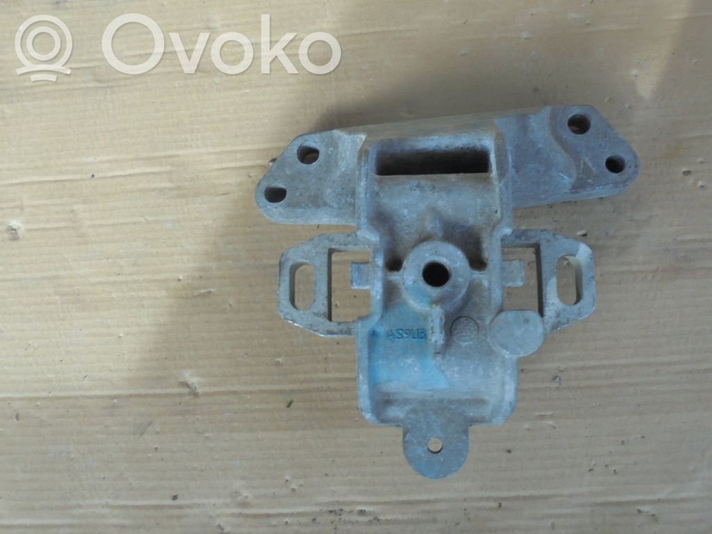 Renault Megane II Engine mounting bracket 