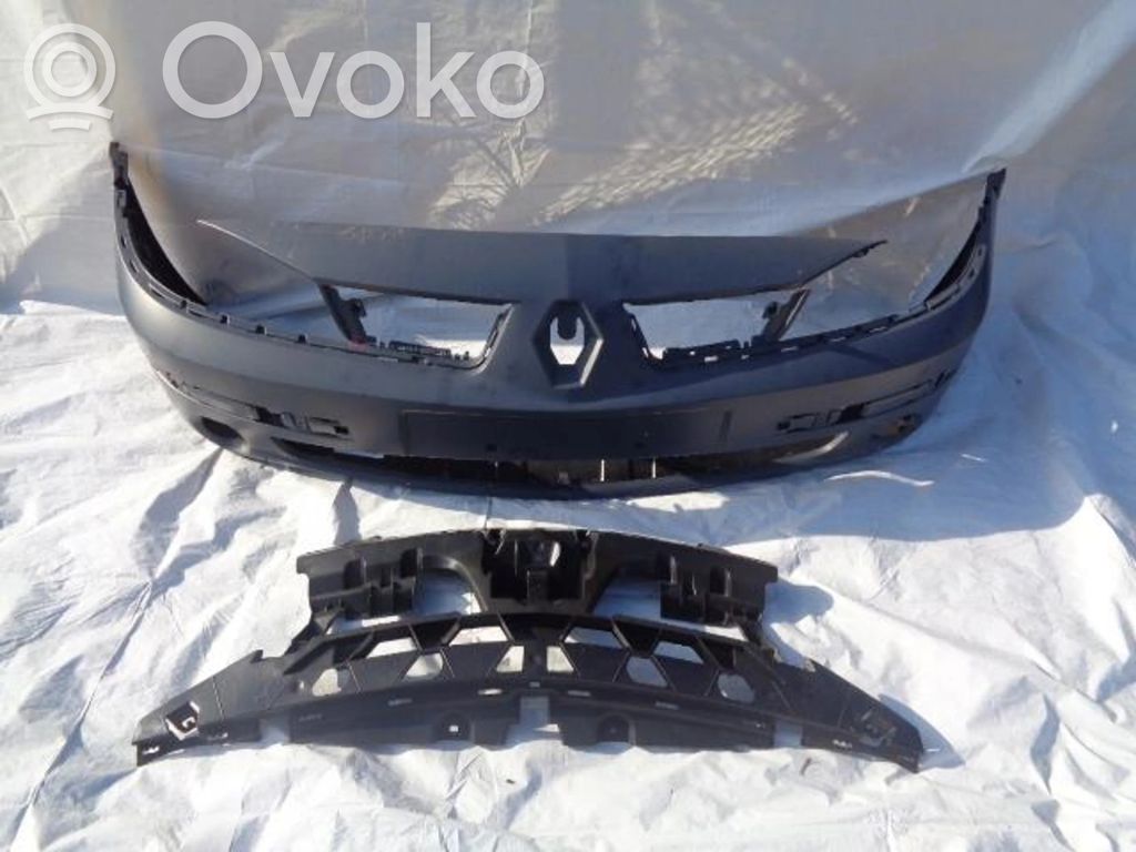 Renault Laguna II Parachoques delantero 