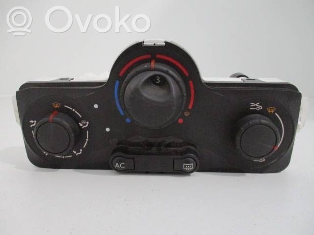 Renault Clio III Climate control unit 