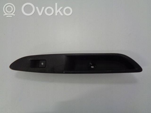 Opel Mokka Electric window control switch 