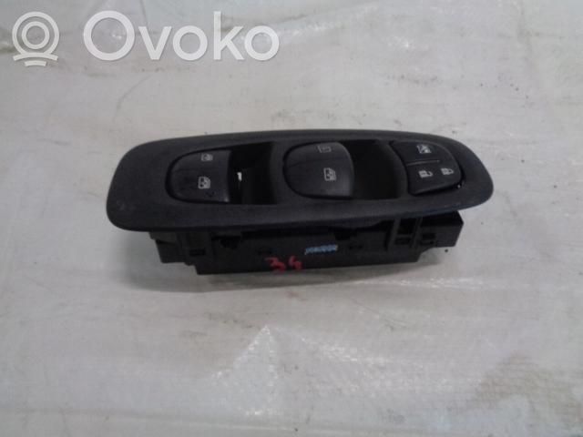Renault Kadjar Quarter vent window switch 